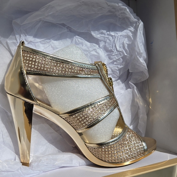Gold Michael Kors Heels - Picture 1 of 3